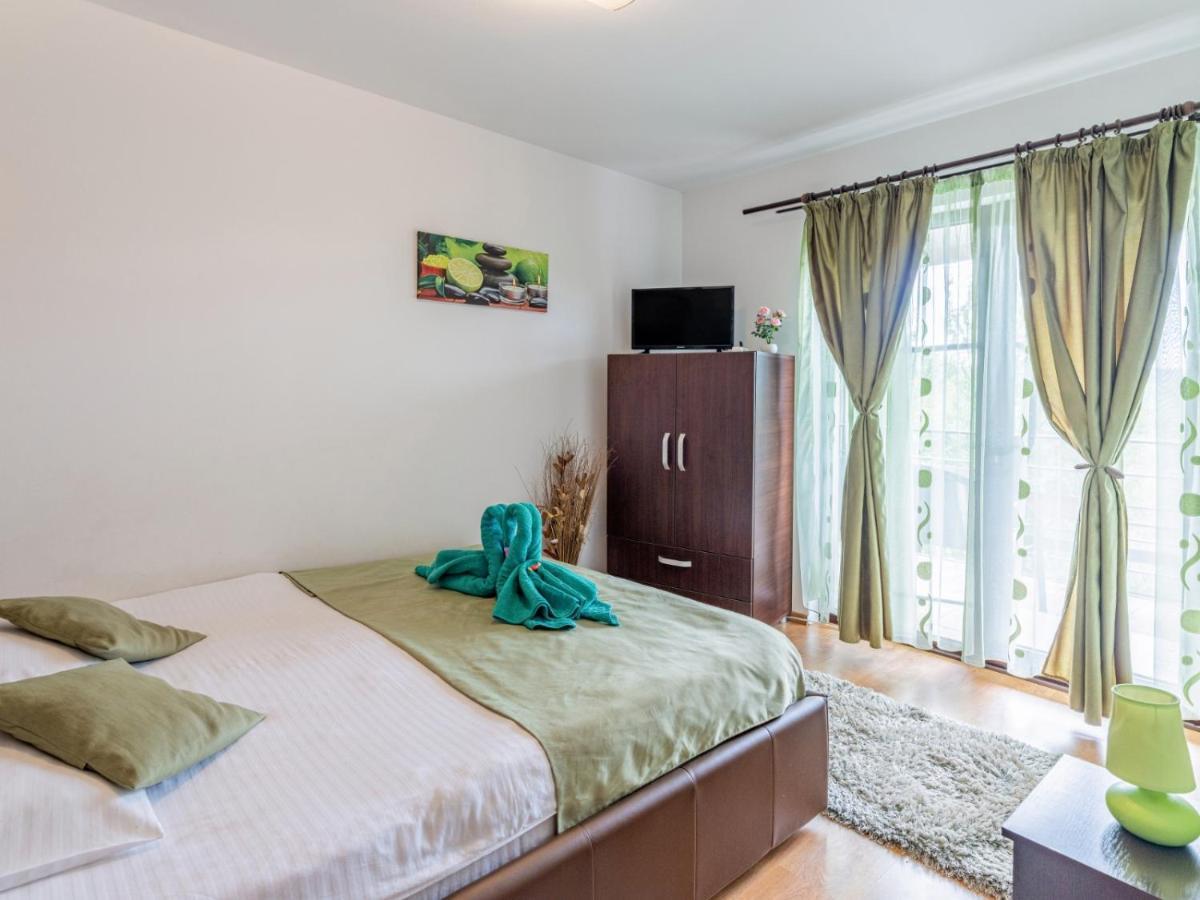 Casuta Cu Trandafiri Hotell Slănic Exteriör bild
