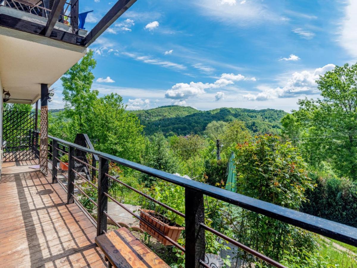 Casuta Cu Trandafiri Hotell Slănic Exteriör bild